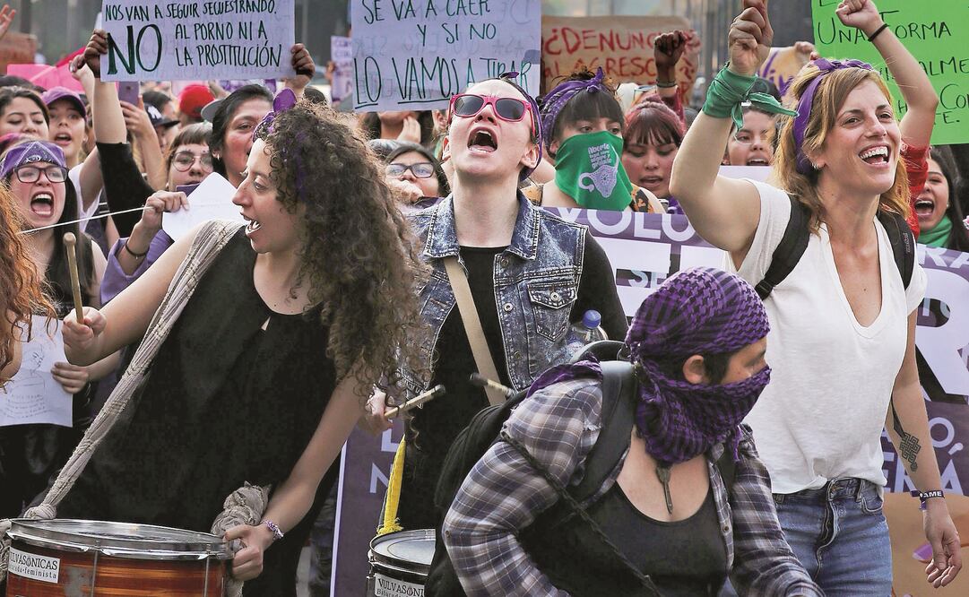 Manifestantes exigieron el alto a los feminicidios y a la violencia en contra de las mujeres en la CDMX. (JUAN CARLOS REYES. EL UNIVERSAL)