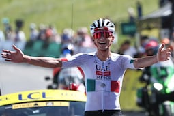 Isaac del Toro renueva con UAE Team Emirates; seguirá hasta el 2031