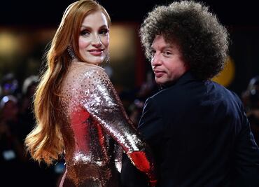 Festival de Venecia: Michel Franco y Jessica Chastain impactan en la alfombra roja previo a la proyección de "Memory"