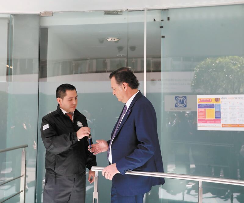 Tras recibir las instalaciones del PAN, Mauricio Kuri dijo que la FGR no le dio fecha para el informe, pero prevé que el documento dejará tranquilos a todos. GERMÁN ESPINOSA. EL UNIVERSAL