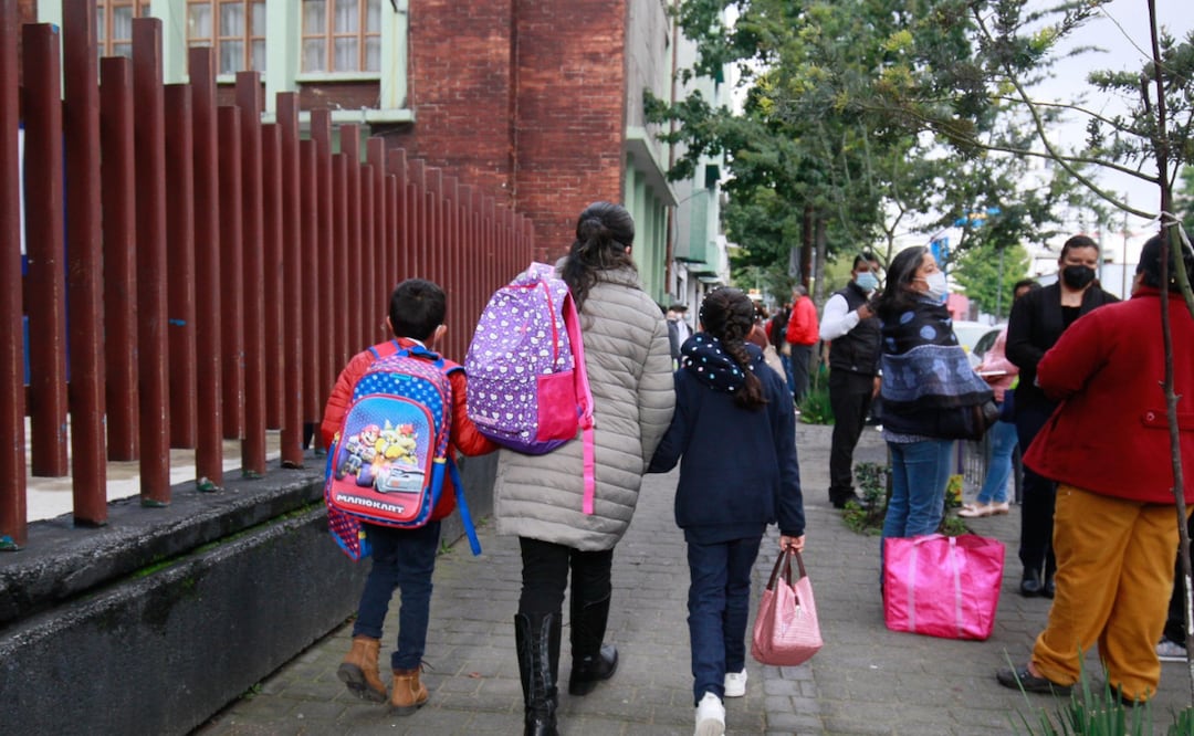 Preinscripciones para preescolar, primaria y secundaria en la CDMX. Foto: Alejandro Vargas/EL UNIVERSAL Edomex