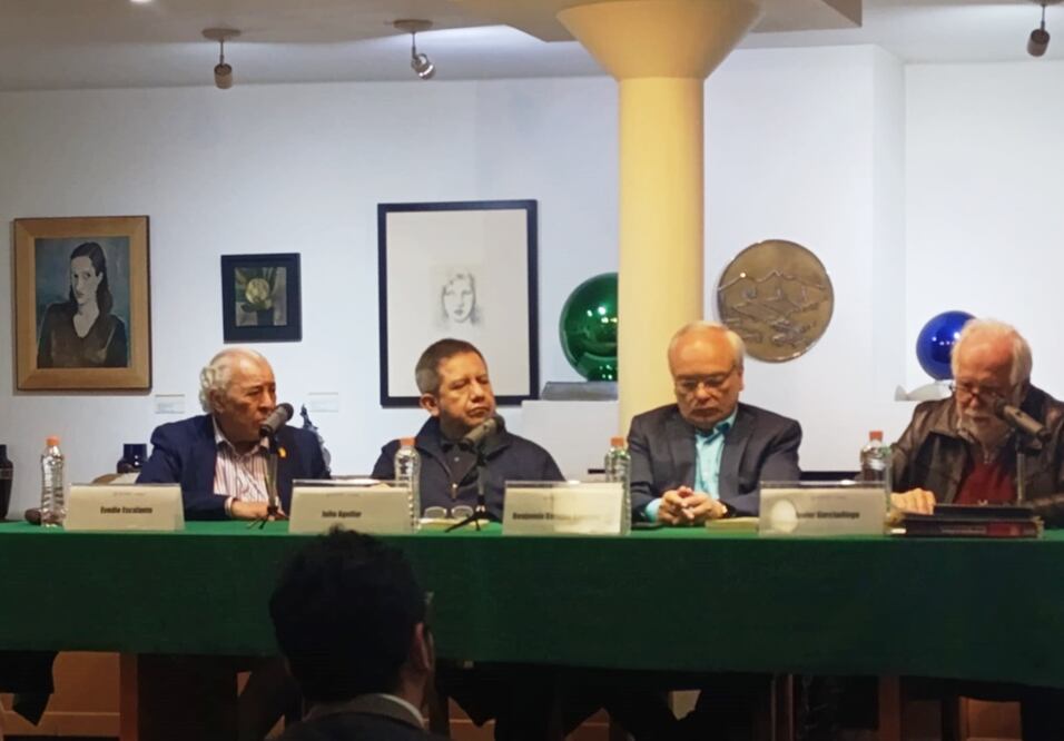 Presentación de los libros de Benjamín Barajas Sánchez, "Las mil y una palabras” y “Los muebles de la mente”.
Foto: INBAL