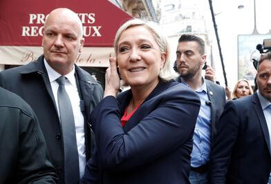 Le Pen felicita a Macron luego de conocer primeras proyecciones