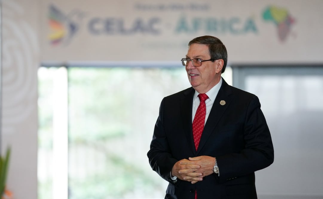 El ministro de Relaciones Exteriores de Cuba, Bruno Rodríguez, reacciona durante su llegada al Foro de Alto Nivel CELAC-Africa Colombia 2026 en el Centro de Convenciones Agora Bogotá, en Bogotá, capital de Colombia, el 21 de marzo de 2026. Foto: Xinhua
