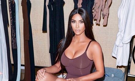 Kim Kardashian retira del mercado su línea de fajas por apropiación cultural