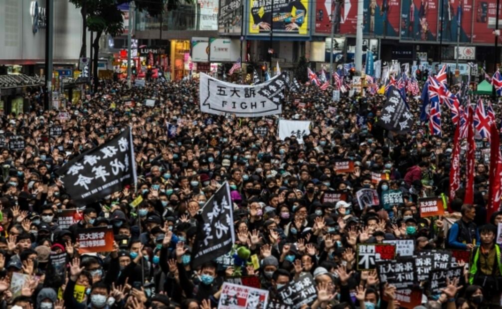 Al menos 400 detenidos en protesta por Año Nuevo en Hong Kong
