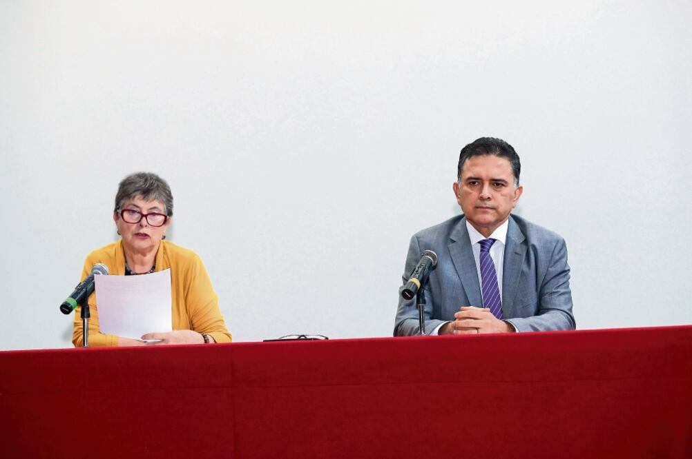 Acosta Urquidi, presidenta del Comité de Participación Ciudadana del Sistema Nacional de Anticorrupción, y Luis Manuel Pérez de Hacha, integ rante del mismo, analizaron en los pros y los contras de elegir fiscales antes de las elecciones.(IRVIN OLIVARES)