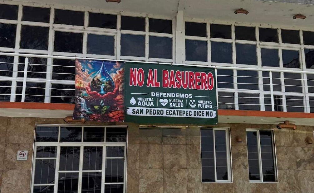 Policías dispersan protesta con gas lacrimógeno en Tlaxcala; pobladores rechazan centro de residuos.
Foto: Especial.