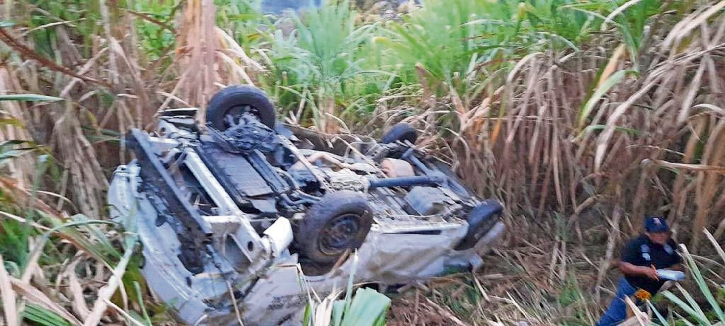 En el accidente también resultaron heridos dos funcionarios; el gobernador Salomón Jara envió sus condolencias a familiares. Foto: Especial