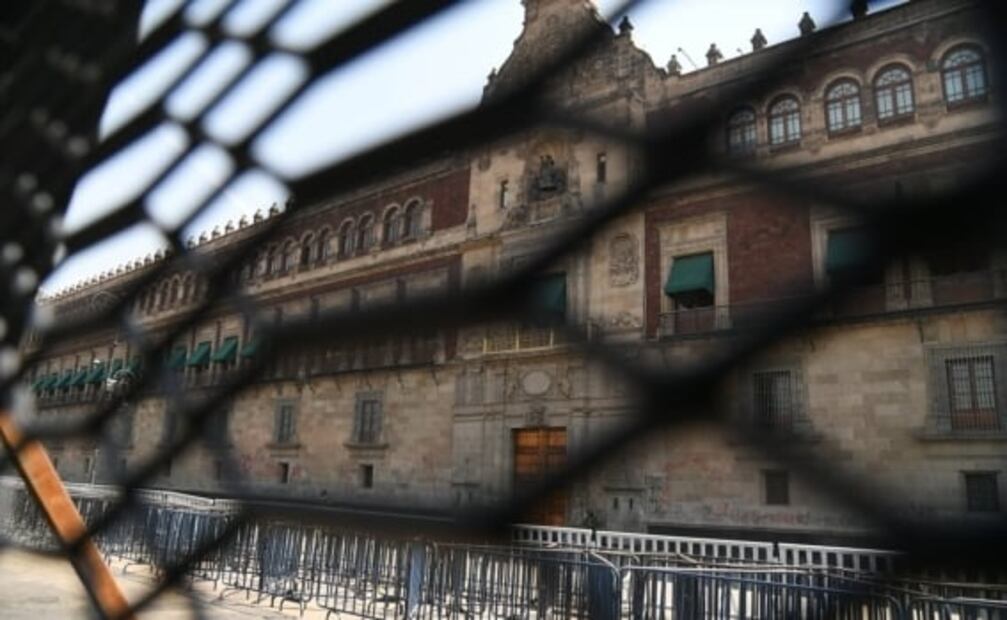 Así se ve desde dron la "muralla" que protege Palacio Nacional