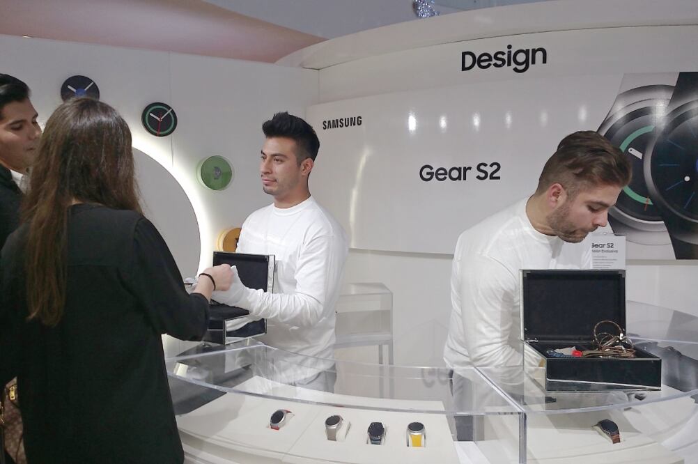 Oportunidad. En el centro de pruebas de la compañía surcoreana se puede usar la línea Premium, el Galaxy Note 5, el S6 Edge Plus y el Gear S2. OCTAVIO CASTILLO Y CORTESÍA