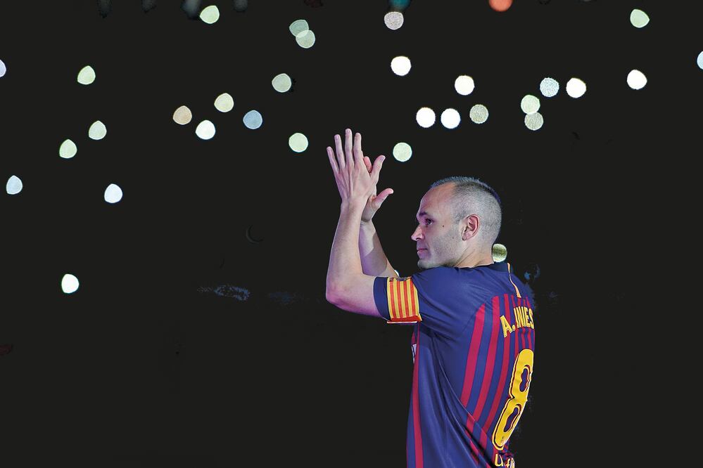 Andrés Iniesta presenta su red social para toda la afición. Foto: AFP