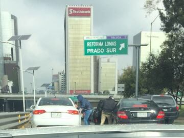 Captan asaltos a automovilistas en Periférico