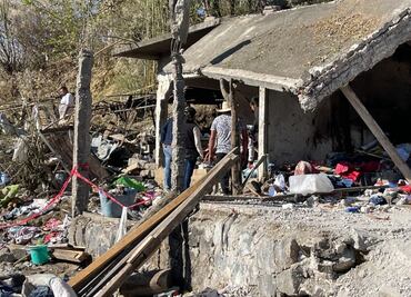 Corto eléctrico ocasionó explosión de pirotecnia en bodega de Totolapan