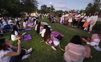 Culmina con testimonio por desaparición de Diana marcha contra los feminicidios en Cancún 