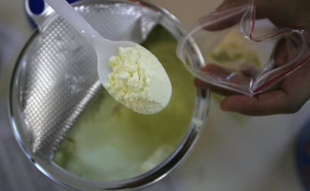 Estas son las opciones para suplir la leche para bebés en polvo antes la escasez de fórmula láctea en EU