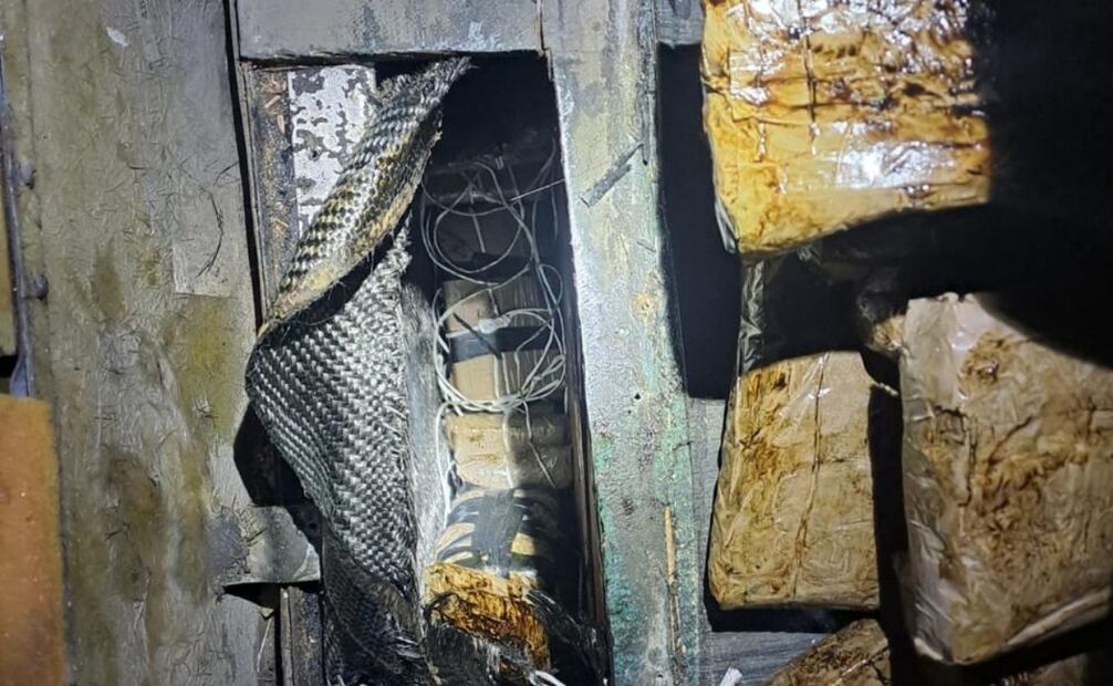 Detienen a dos hombres que transportaban cerca de 50 kilos de heroína en Sonora. Foto: Especial