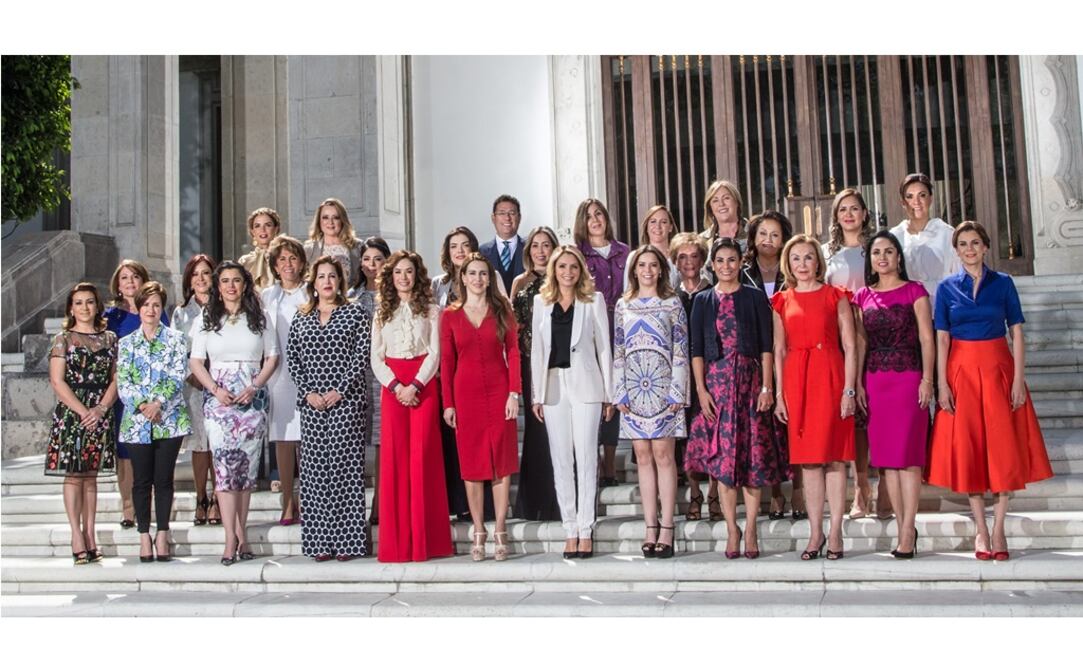 La primera dama se reunión en Los Pinos con las titulares de los DIF de los 32 estados de la República. /Especial