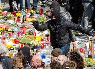 Políticos belgas se acusan mutuamente por presencia de ultras