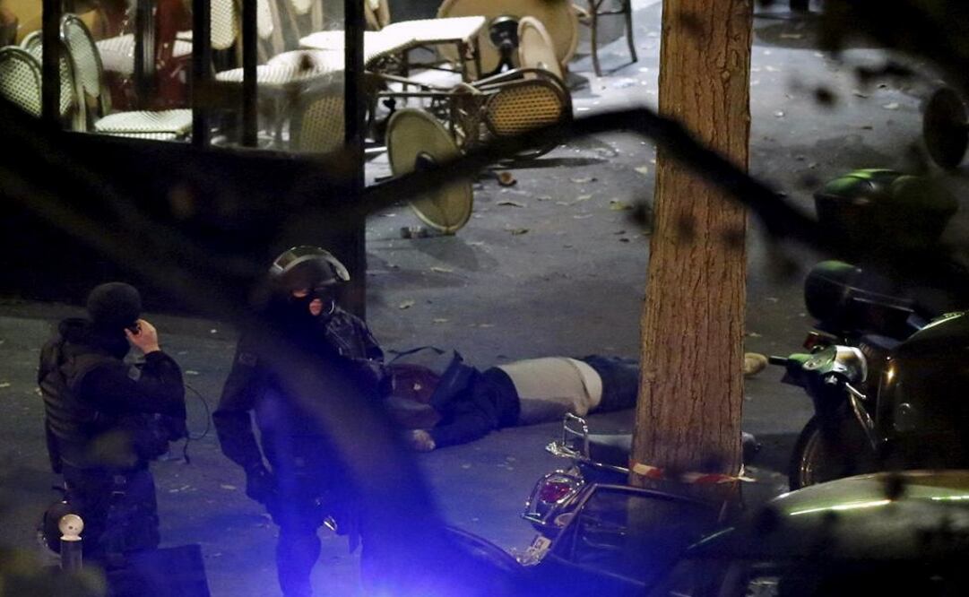 At least 127 people died Friday night in shootings at Paris cafes, suicide bombings near France's national stadium and a hostage-taking inside a concert hall. (Photo: Reuters)