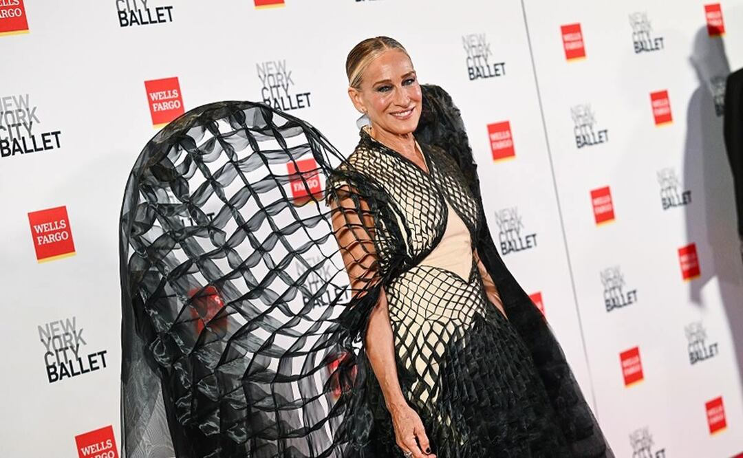 Sarah Jessica Parker luce un diseño arquitectónico. Foto: AP