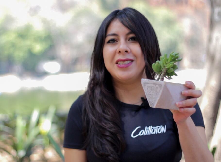 Mexicana recicla colillas para cultivar plantas