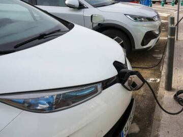 Ventas de eléctricos en EU se desploman en octubre por desaparición de subsidios