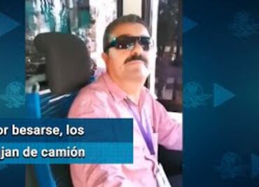 “¡Aquí no!”, chofer baja a pareja gay por besarse