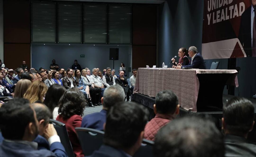 Adán Augusto López y Claudia Sheinbaum en Consejo de Morena. Foto: Especial