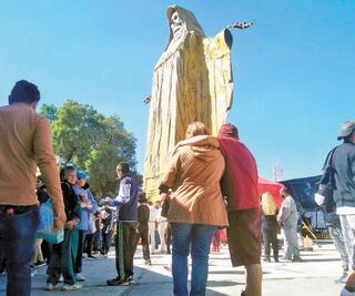 Templo de la Santa Muerte recibe a cientos de visitantes