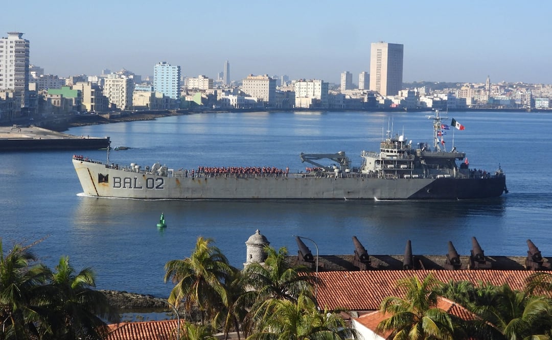 El Papaloapan carga unas 536 toneladas de alimentos de primera necesidad, como leche líquida, productos cárnicos, galletas, frijol, arroz, atún, sardinas y aceite vegetal, así como artículos de higiene personal. El Isla holbox, por su parte, lleva más de 277 toneladas de leche en polvo. Foto: AFP