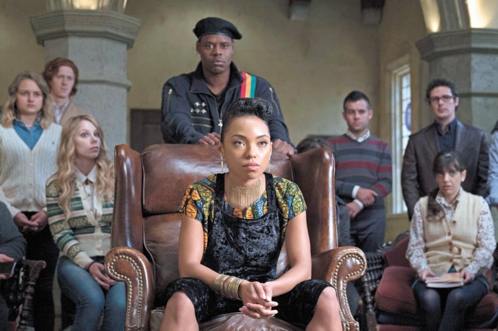 DEAR WHITE PEOPLE. Basada en la cinta homónima de 2014, es una comedia satírica que presenta a un grupo de estudiantes negros en una escuela donde la mayoría son blancos. Foto/CORTESÍA