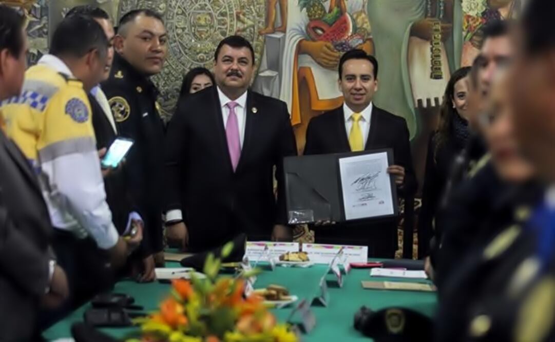 The head of Public Security, Hiram de Almeida, and the mayor of the district of Coyoacán, Valentín Maldonado, installed a local Committee of Public Safety. (Photo: Fernando Ramírez)