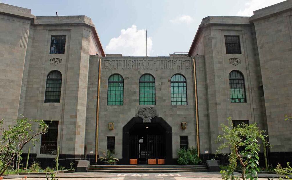 Otro gran ejemplo del estilo es el edificio de la Secretaría de Salud por sus líneas simples. Foto Darío Luna / EL UNIVERSAL