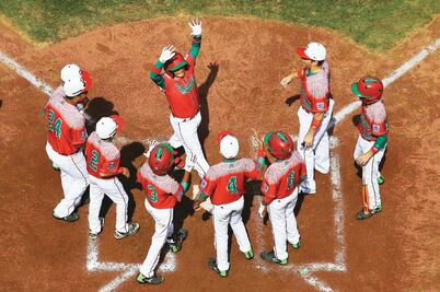 México propina paliza a Australia