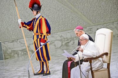 Papa denuncia a quienes acusan a Iglesia
