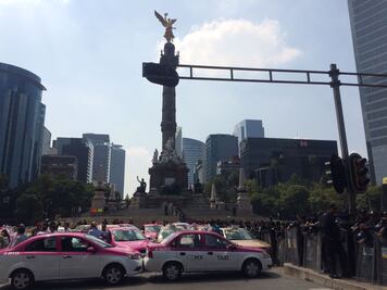 Ingresa a Gobernación comisión de taxistas contra Uber