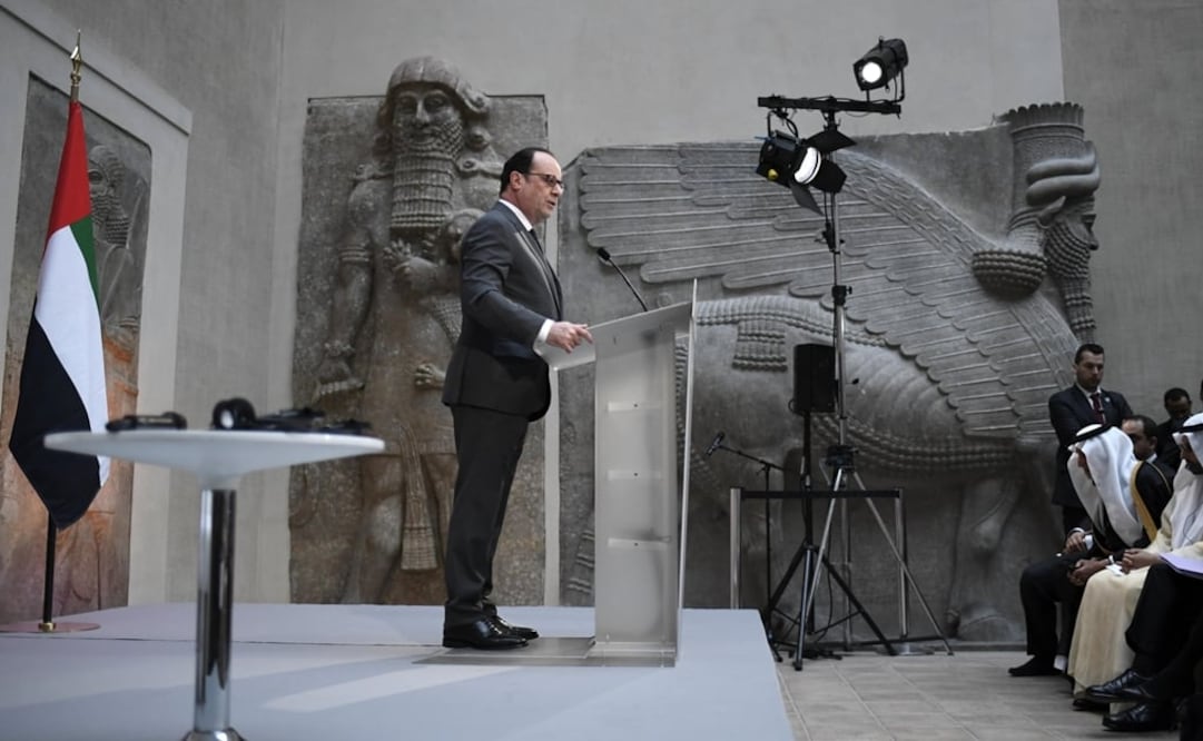 El presidente galo, FranÇois Hollande, pronuncia su discurso durante una conferencia para la Protección del Patrimonio Cultural. (FOTO: EFE)