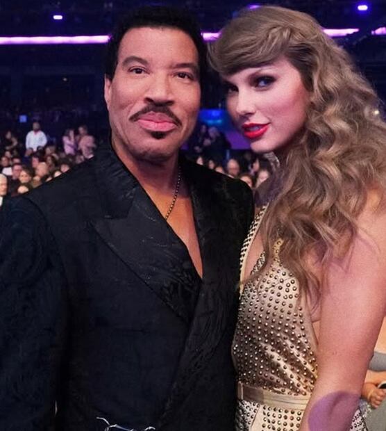 Lionel Richie junto a Taylor Swift en el programa "American Idol".