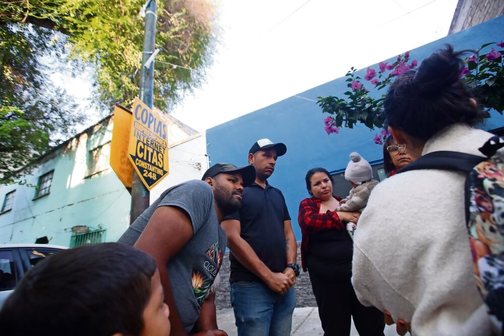 Raúl y sus acompañantes fueron extorsionados por policías. Foto: Francisco Rodriguez | El Universal