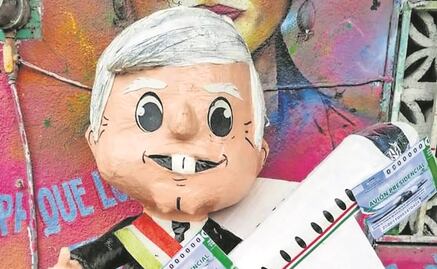 Piñata de AMLO, una de las favoritas para posadas