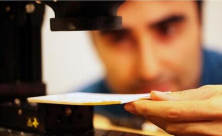 Crean dispositivo que permite leer libros cerrados