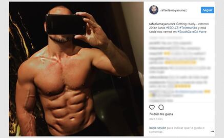 Rafael Amaya promueve el "Señor de los Cielos" con sexy foto