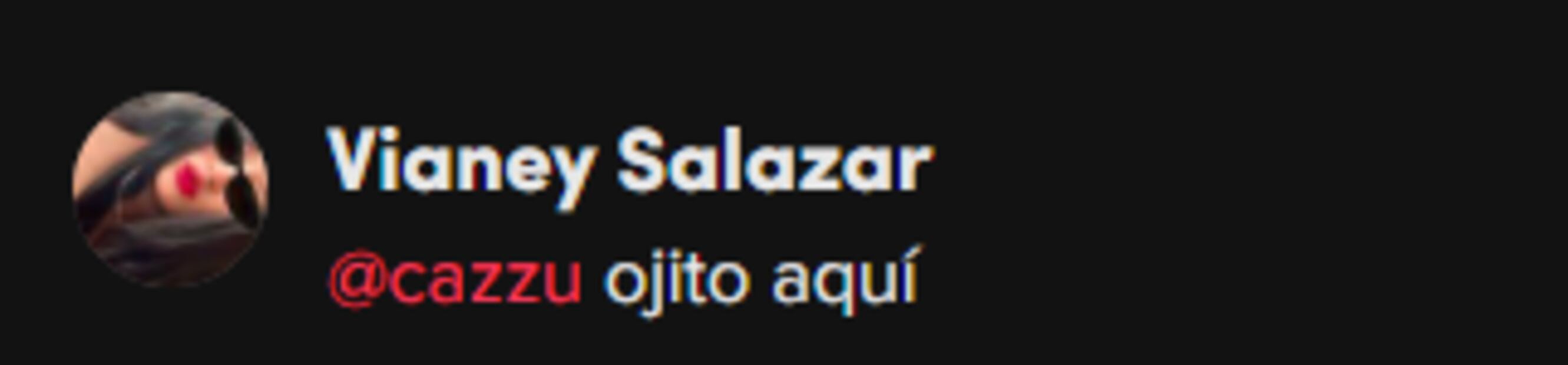 Captan de ojialegre a Christian Nodal con el escote de una fanática