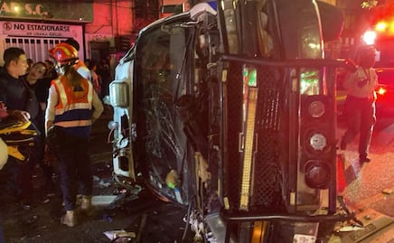 Choque entre ambulancia y dos vehículos particulares en la Doctores; hay un muerto y cuatro heridos