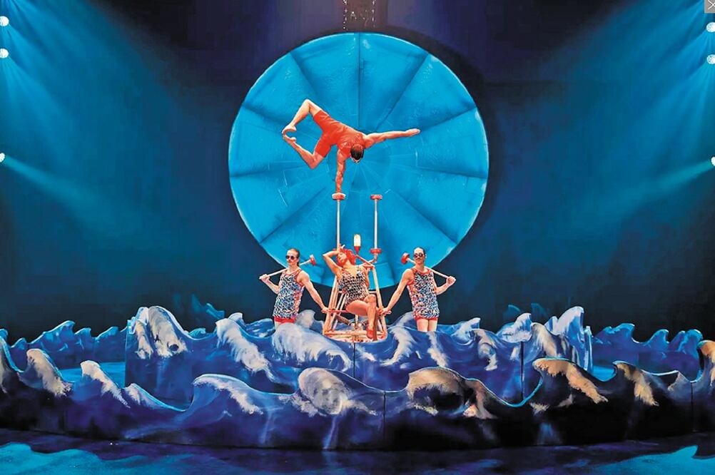 En su primer año, Luzia fue vista por 823 mil 53 espectadores en 844 espectáculos en EU y Canadá. En el segundo año tuvo 689 mil 773 asistentes. (Foto: TOMADA DE CIRQUEDUSOLEIL.COM )