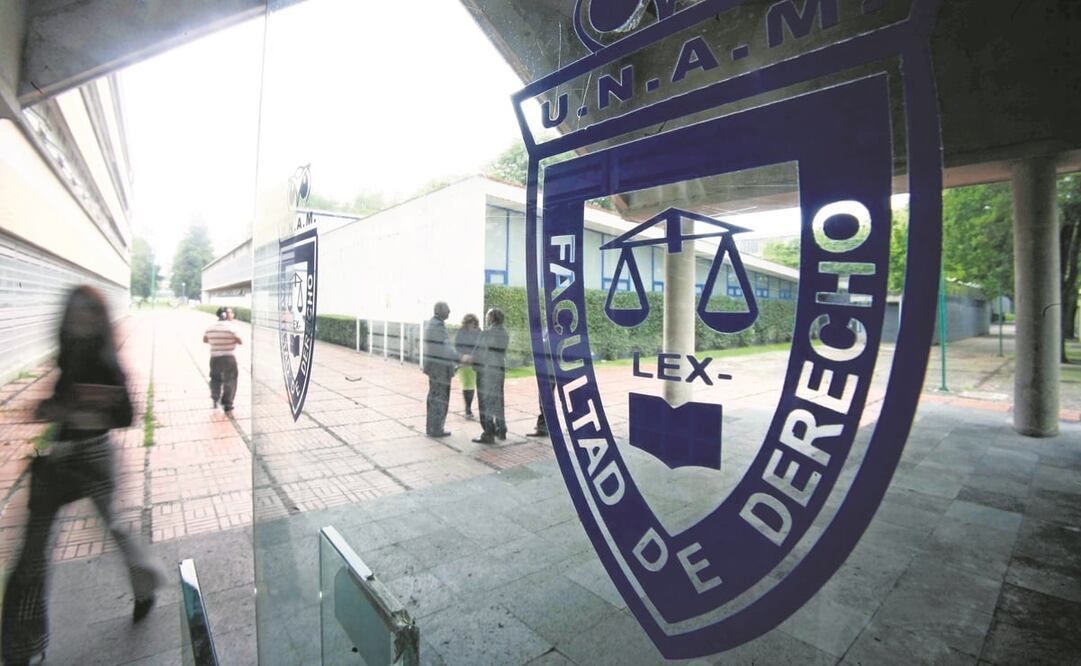 Este martes, el joven fue citado a una reunión con la titular de la Secretaría de Vinculación y Asuntos Jurídicos de la Universidad para comparecer.