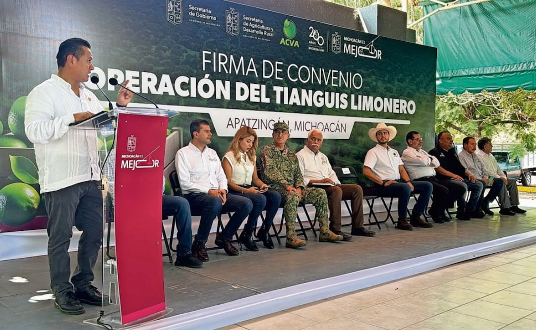 La Asociación de Citricultores del Valle de Apatzingán firmó un convenio con las autoridades para garantizar la seguridad de los empresarios. Foto: Carlos Arrieta | El Universal