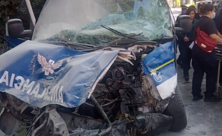 Chocan ambulancias en la colonia Roma; irían "compitiendo" por llegar primero a una emergencia