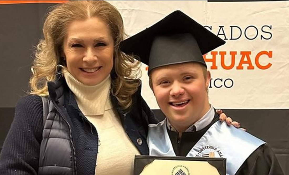 Leticia Calderón celebra el logro de su hijo Luciano.